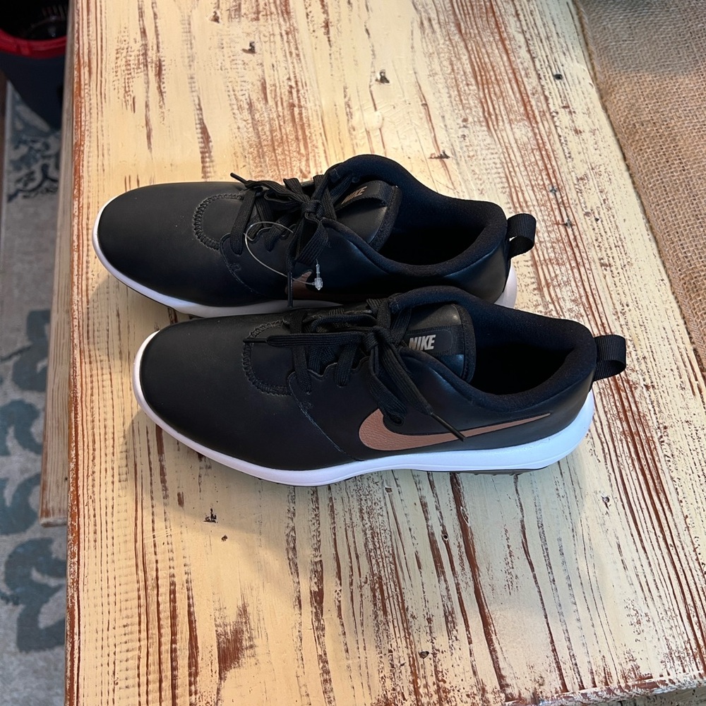 Nike Roshe G Tour Black and Gold golf shoes